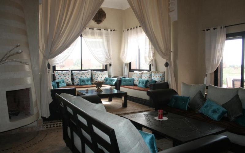  Jolie villa- riad  meublée à la vente sur la Route d'Ourzazate